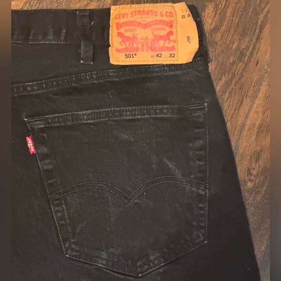 Men's Levis Jeans 501 Original Fit Size 42x32 Black Dark Wash - Picture 7 of 8